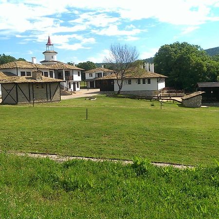 Ethnocomplex Krivini Hotel Eksteriør billede